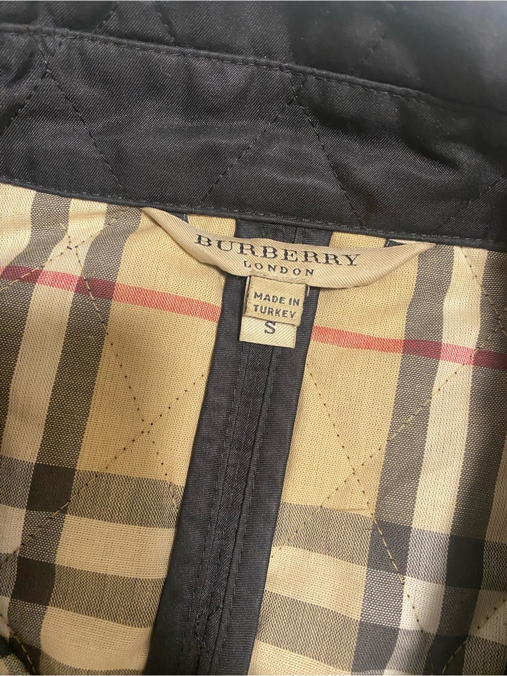 Burberry Quilted Black Jacket with Plaid Lining - Picture 2 of 5